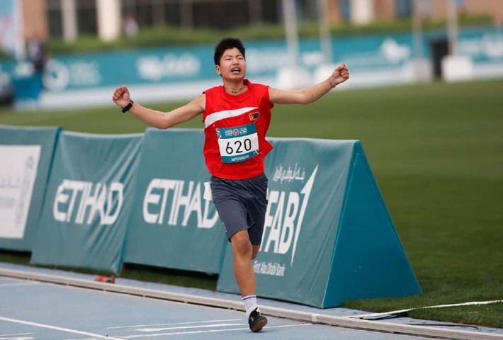 Титэм сургуулийн сурагч Э.Энхбаяр 100,200 метрийн гүйлтийн төрөлд оролцож алт мөнгөн медаль авсан байна